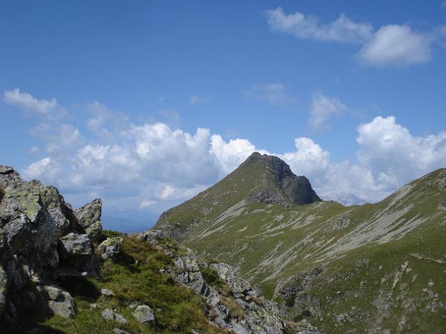 69 vor uns die Sonntagerhoehe  2302 m.JPG